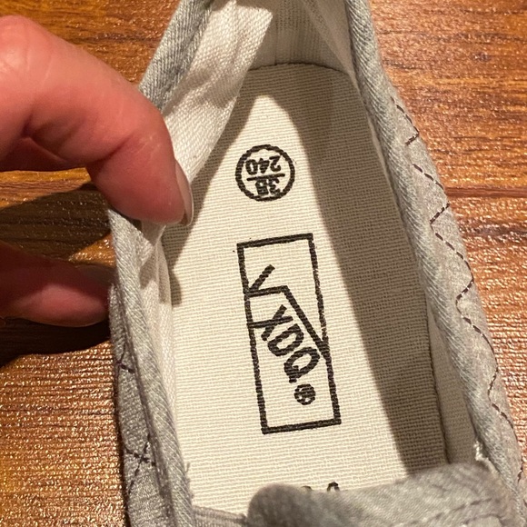 Grey quilted slip ons - Picture 4 of 4